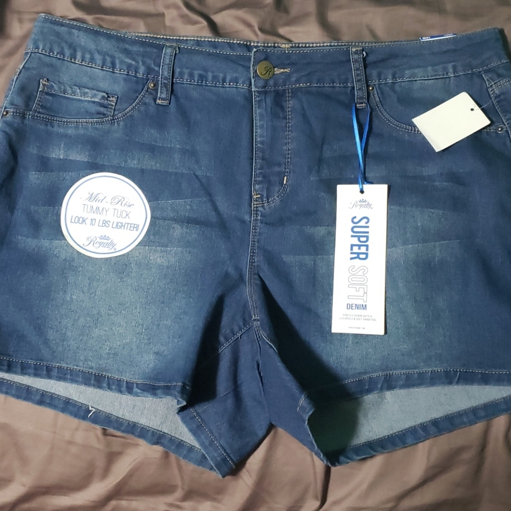 NWT Royalty Shorts